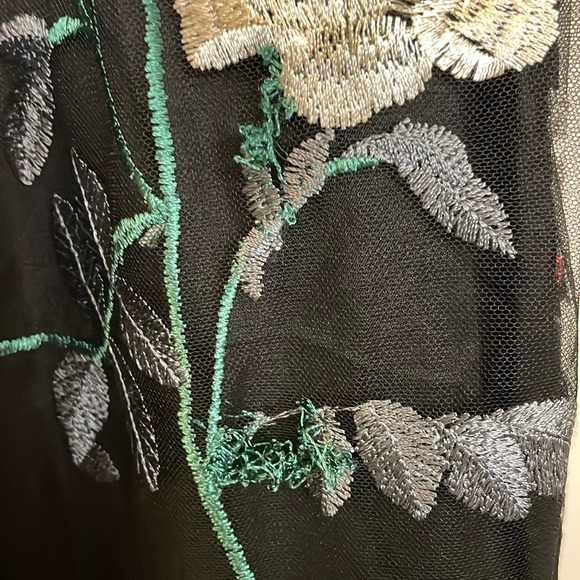 Chi Chi London Curve Bardot Embroidered Bodycon Fishtail Dress in Black Size 18 - Picture 13 of 14